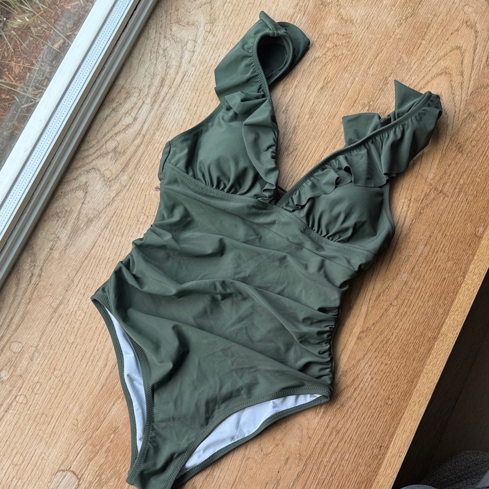 Cupshe Olive Green Ruffled One Piece Swimsuit